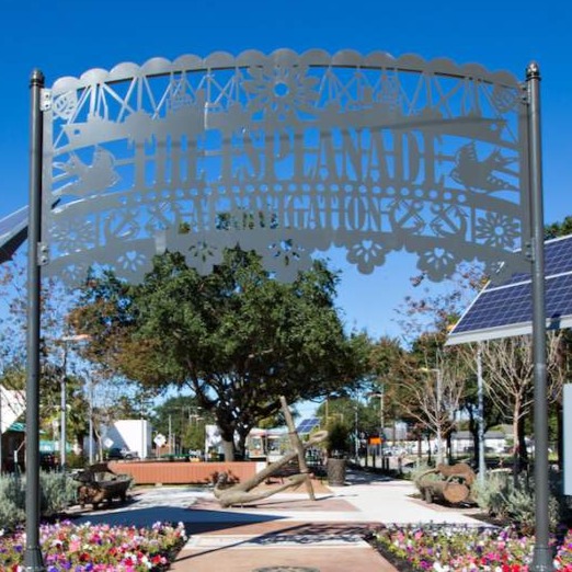 Farmers Market on Navigation